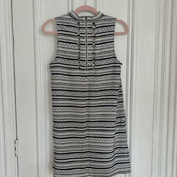 BCBGeneration Black and White Sheath Dress Knee-Length Sleeveless Mock Neck - Picture 3 of 4